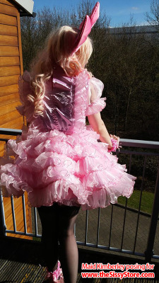 Themasterofpetticoats:  Sissymaids:  Pansy Sissy  Pretty Dress Mmm 