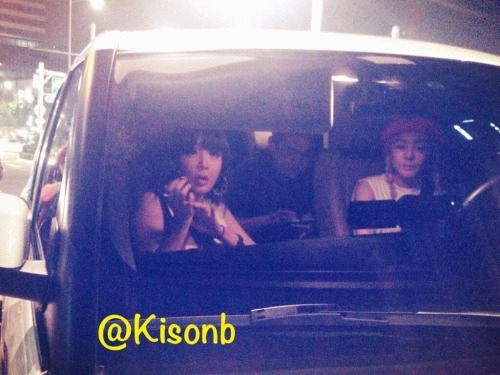 lp2ne1:Fantaken — 130804 SsangPark TV filming in Dara TaxiSource/credit as marked