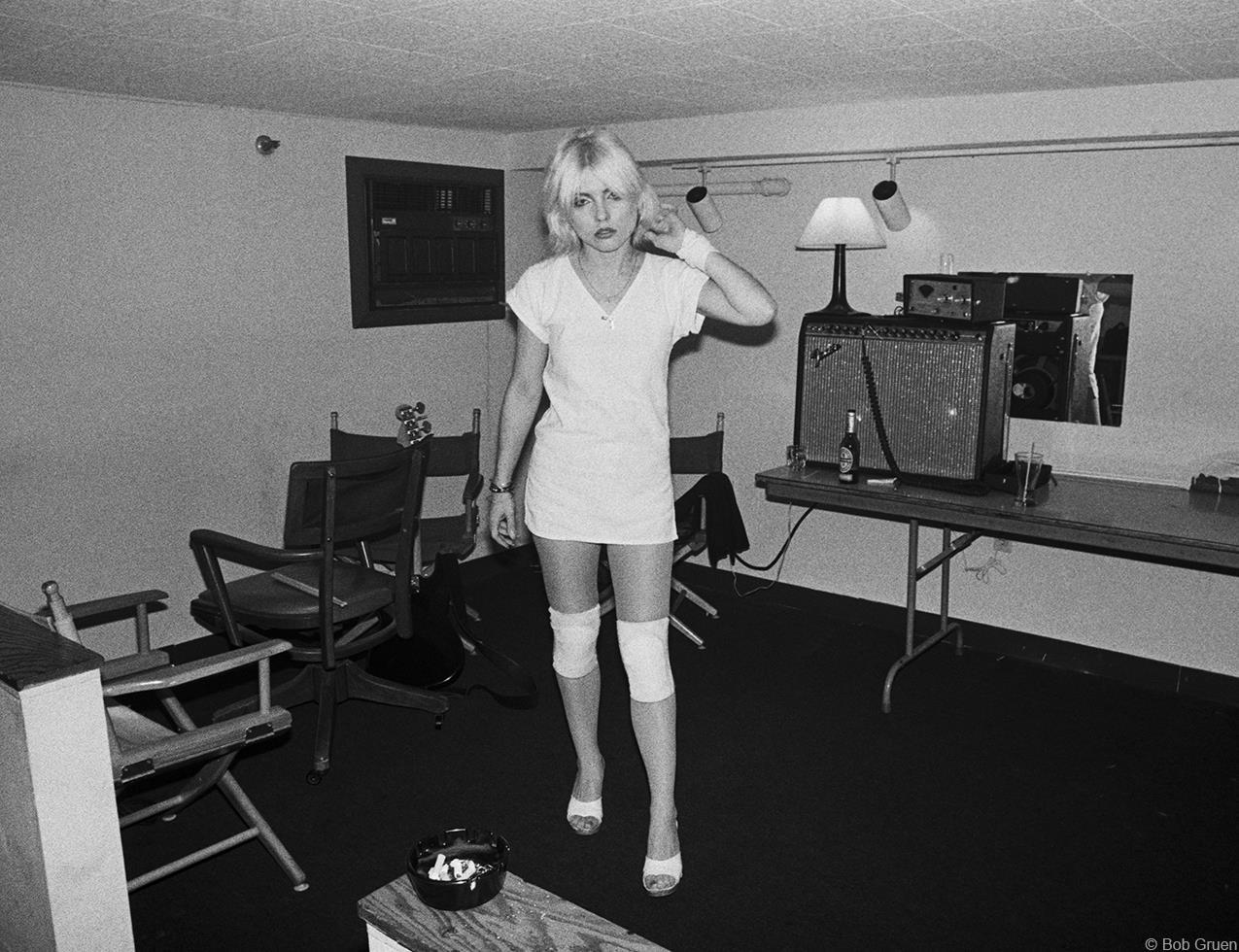 blueblackdream: Bob Gruen, Debbie Harry of Blondie in Boston, May 1978  