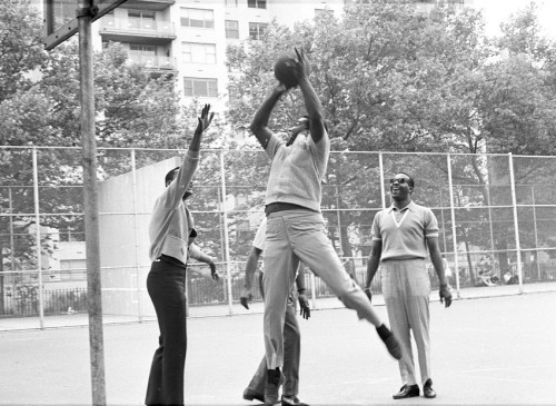 The Four Tops playing basketball in New York City, 1965.Photos by Don Paulsen