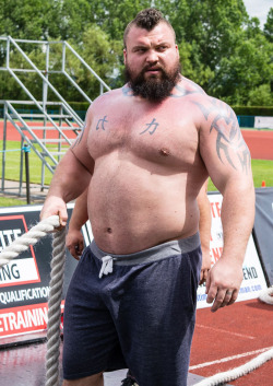 real-thick:Eddie Hall - watch this video