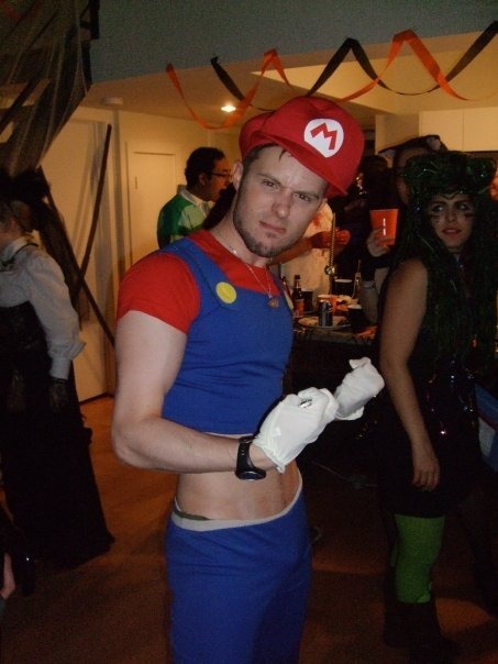 costumehunks:  Costumed Mario Hunk