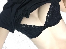 ialienslut:  this bra makes my boobs look gr8