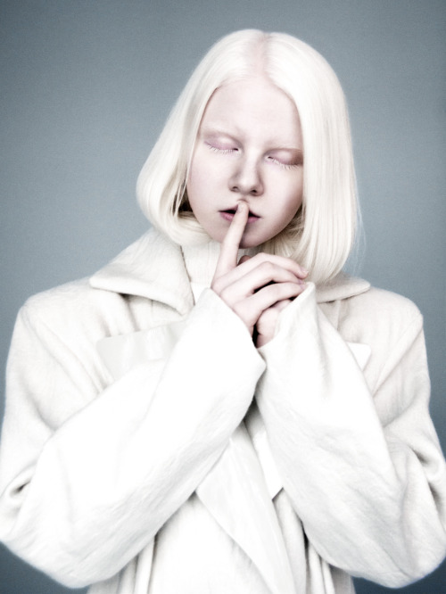 thewakeupcall:“Frozen”, Hanna Lovise @ Heartbreak Model Management photographed by Des