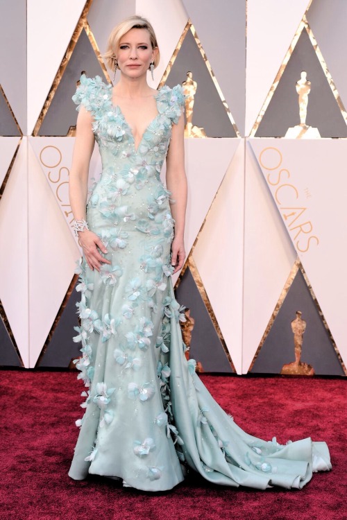 clato:Cate Blanchett attends the 88th Annual Academy Awards
