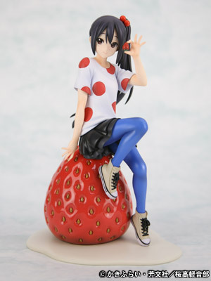 nendoroidoftheday:Today’s scale figure of the day is:Kyoto Animation’s 1/8 Nakano Azusa from けいおん！/ 