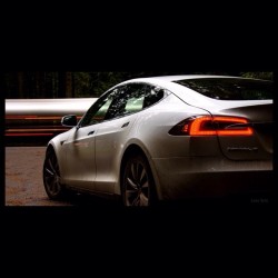 chido-thecool:  teslamotors: Great photo send to us by Levi Sim @SDesigns Photography! 