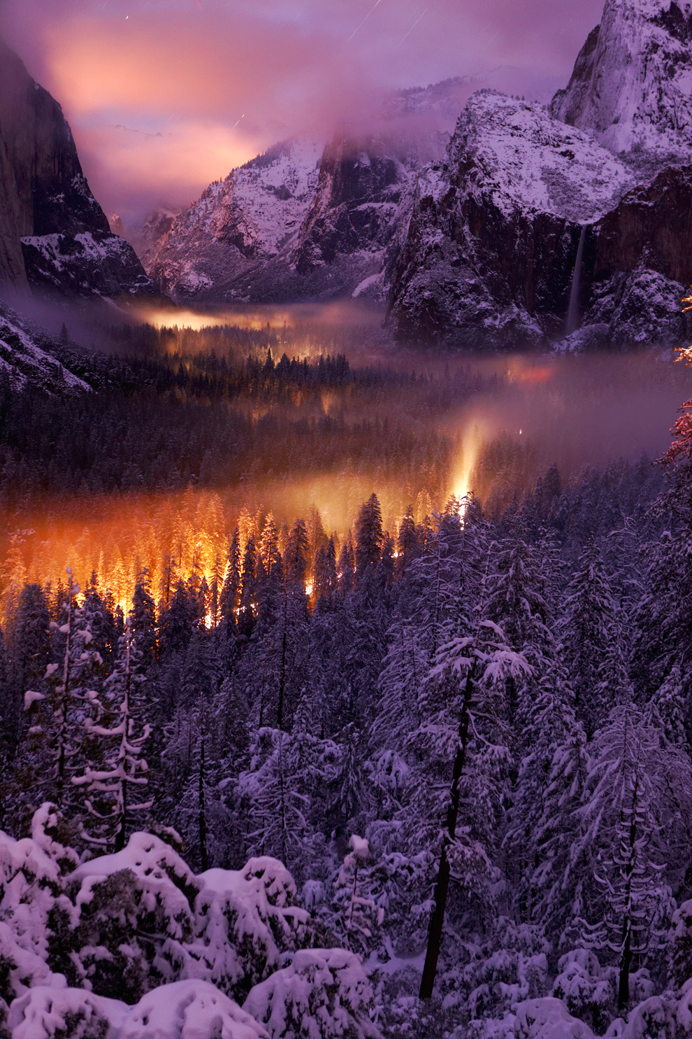 magicalnaturetour:  Yosemite Valley at Night - The mist on the valley floor reflects