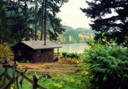 bluepueblo:  Lake Cabin, Vancouver, Canada