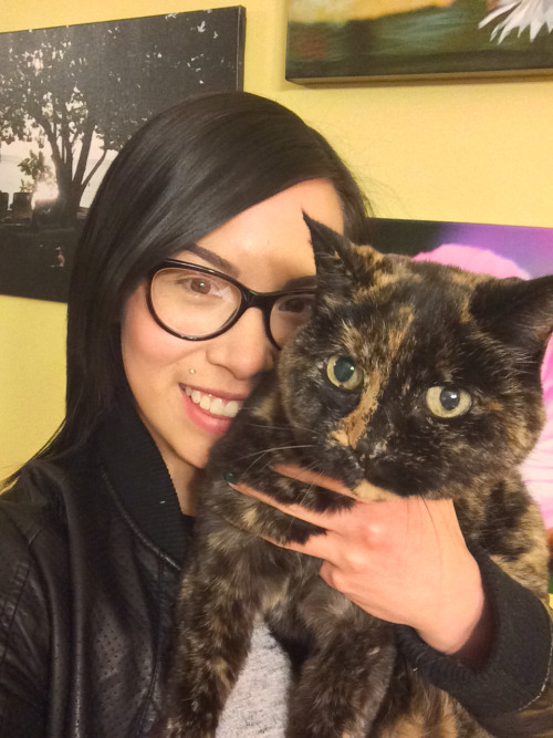 liftingsociologist:  theathleticaestheticblog:  liftingsociologist I’m on mobile so can’t submit BUT here is my baby and me 💕  Ah! I didn’t even know you had a cat! Okay I love you and your cat even more now ❤