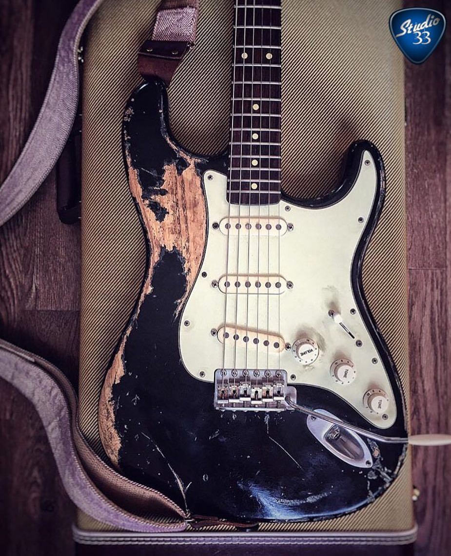 studio33guitar: @sbe81’s very cool custom built #smittyguitars #strat #straturday