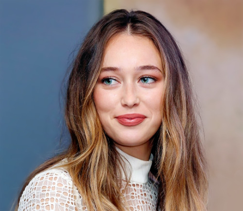 celebritiesandmovies:Alycia Debnam-Carey at a press conference to promote the series ‘Fear The