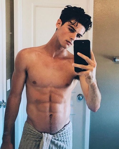 portaavions:Nathan Niehaus