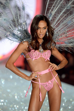 vs-angelwings:  Joan Smalls in the segment