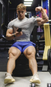 king-of-hunks:Oliver Forslin show his bicep💪🏻