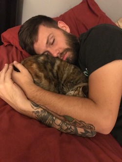 awwww-cute:  I started dating this guy and 2 weeks in I walked in on this. Please marry me. (Source: http://ift.tt/2wTIeqj)