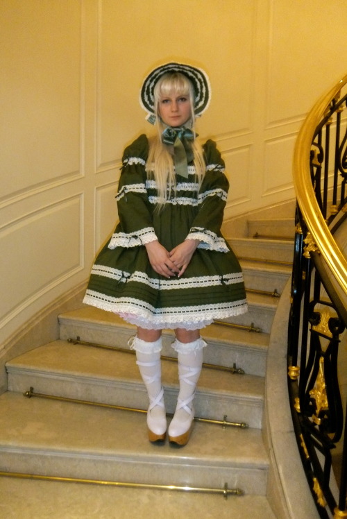 my co-ord for Regalia tea party. Run down :OP+Bonnet: Innocent world (2005)Socks: Baby the stars shi