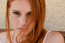 hypno-sandwich:Bonus redhead.  @alice-doe,