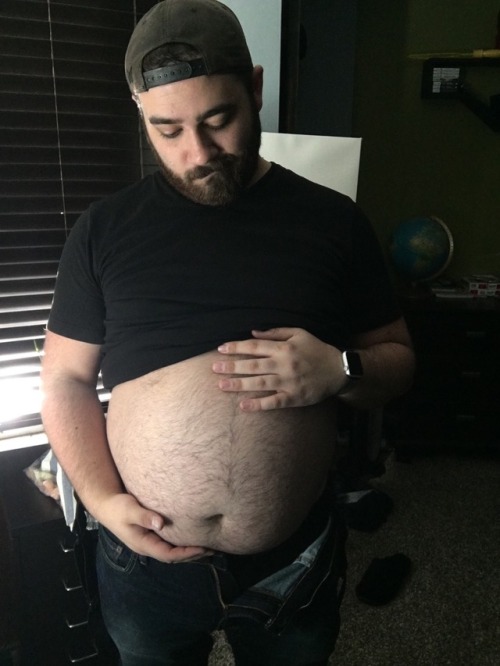 fatarkie:  ceejofmalta:  Wide Wednesday and feeling all sorts of bear.  Woof!