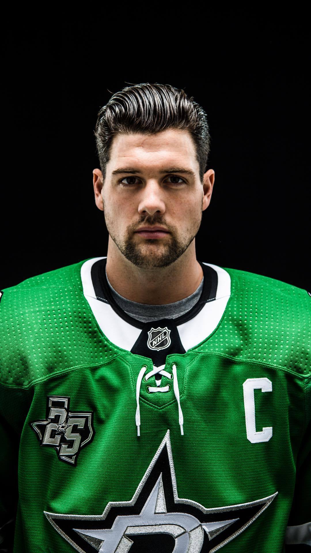 here's why hockey sucks — evgeniimalkin: Jamie Benn & Katie