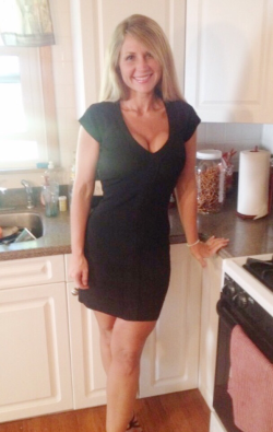 Yourhotwhitemom:forget The Pots In The Sink - Let Me Wipe That Beautiful Smile Off