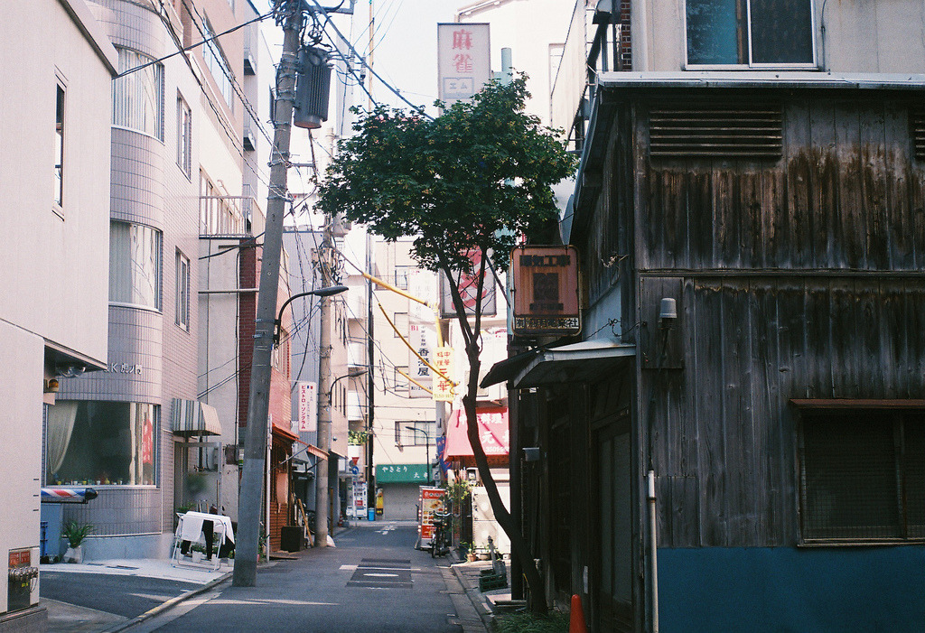 fluoric:  old sign (by Hisa Foto)