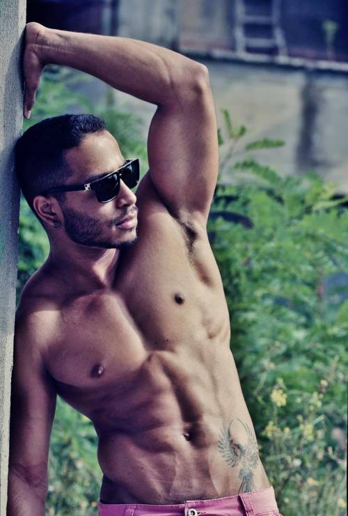 imaginemine:  edu-dudu:  Thonny Buonarroti! (Brazilian gay escort)   Follow me at www.imaginemine.tumblr.com