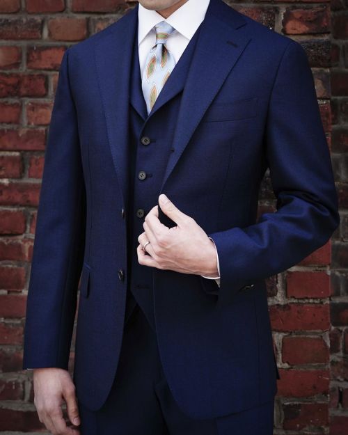 Knockers signiture 3-piece Blue suit. 오늘의 멋진옷, 멋진손님. 감사합니다. #노커스#테일러샵#맞춤정장#3피스수트#pitti#pittiuomo#sa