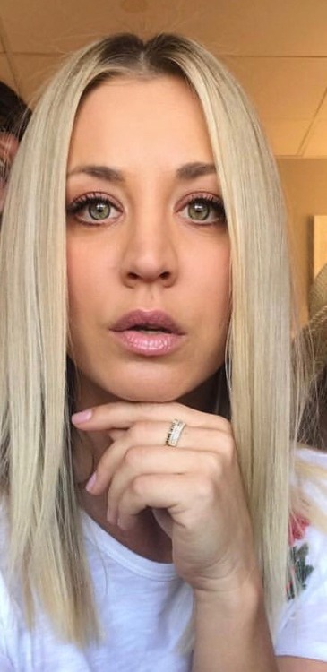 jadorekaley:Kaley Cuoco. Blonde deliverance
