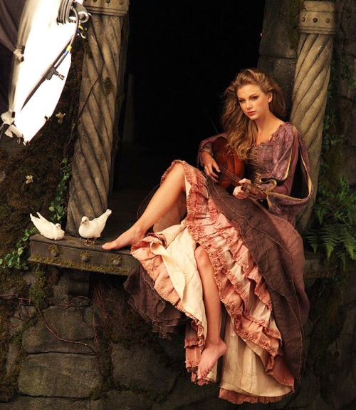 Taylor swift rapunzel disney