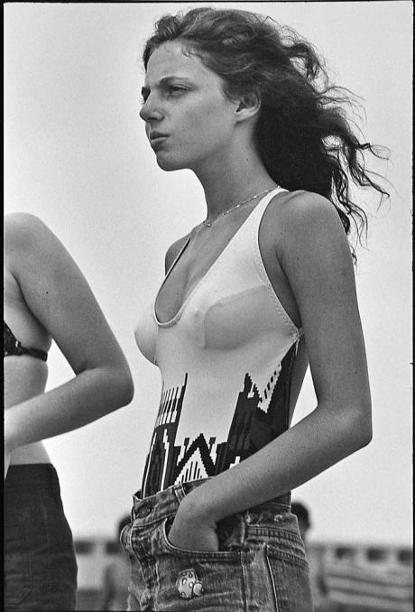 museumuesum:  Joseph Szabo  photographs from the series Jones Beach, 1969-2007 Priscilla,