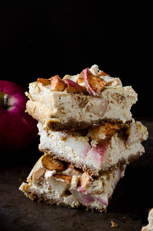 phoods - (via Apple Yogurt Cheesecake Bars | cooking ala mel)