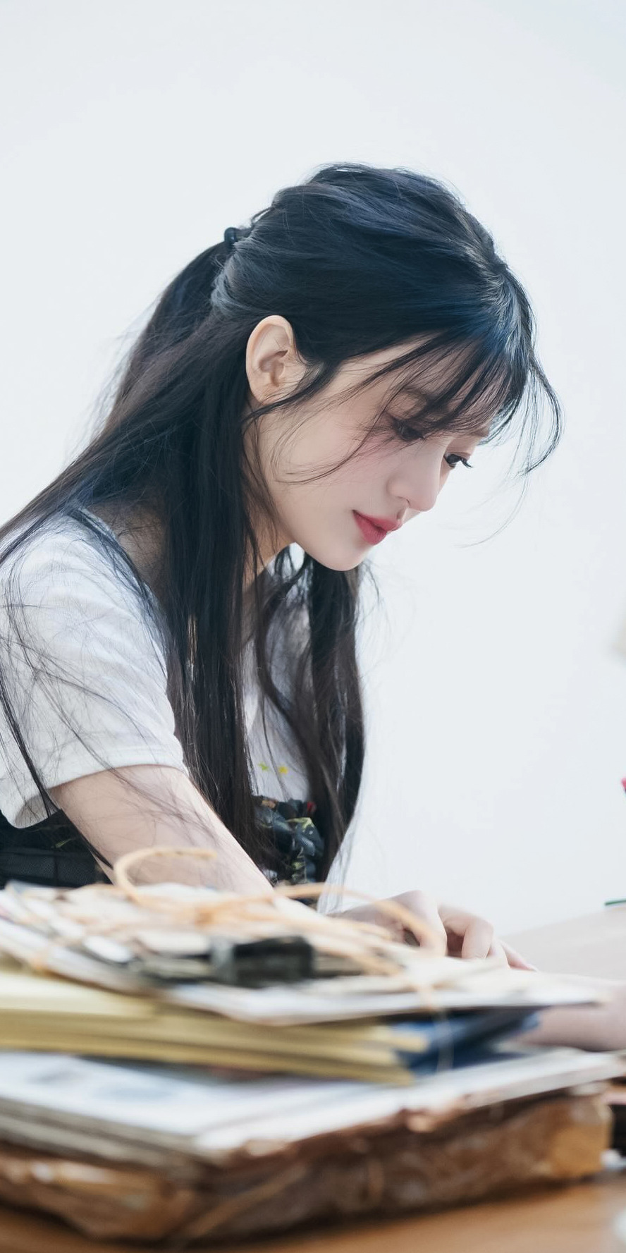 Minju Illit Lockscreens !