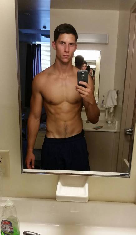 straightdudesexting:  Straight airforce hunk 