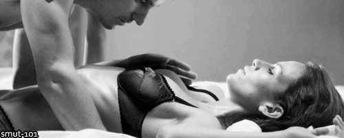 whatyouarecraving:  http://whatyouarecraving.tumblr.comWhen you get lost in his lips…💋