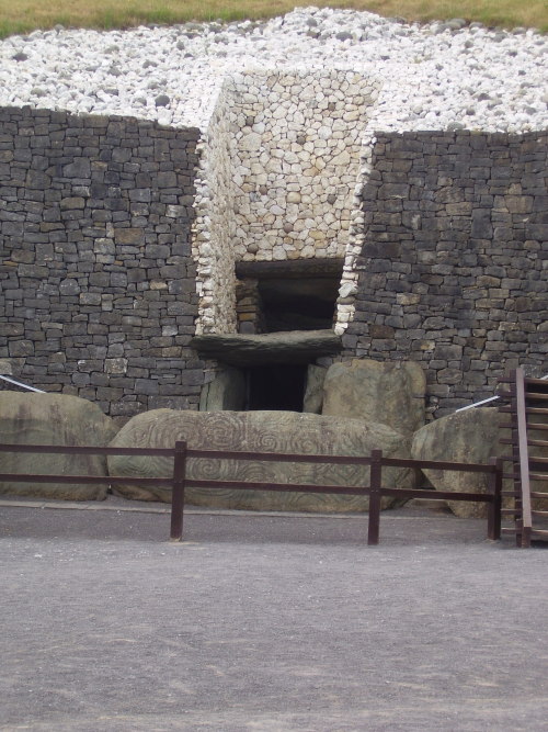 lenofi:Entrance to Newgrange (Co. Meath, Ireland), a Neolithic passage tombThe window above the door