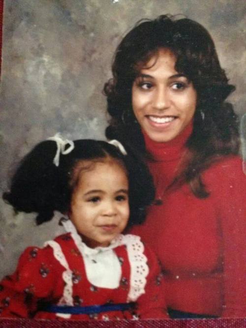 brownglucose:
“ blackgirlsbeauty:
“ Generations
”
Her mama don’t look a day over 33
”