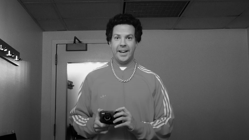 dailysudeikis:JASON SUDEIKIS &amp; mirror selfies bts at SNL. 