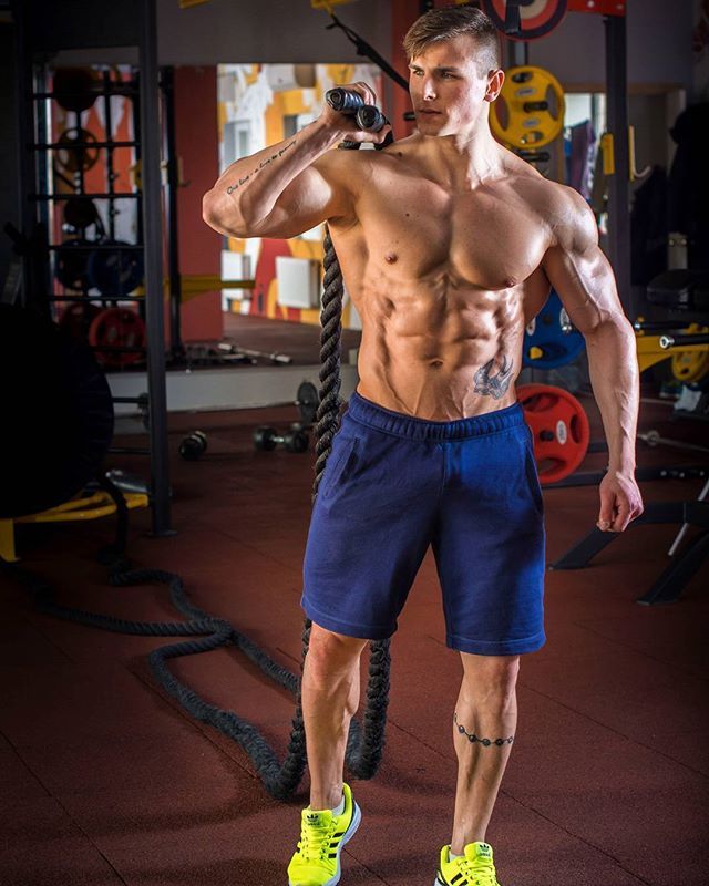   Евгений Михайленко ( @eugene_aesthetics_official )
