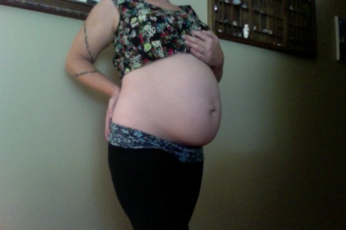 autumncherry85:  I’ve missed you, babies! Have you missed me, too? I’ve been growing that belly for you … and my breasts are swollen and ready to be milked. Just 12 weeks to my due date, now! 