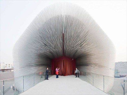 Thomas Heatherwick’s Seed Cathedral for the UK Pavilion at Shanghai Expo 2010. 