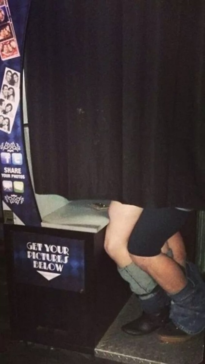 tayman001:  proparisite:  memeguy-com:  Someones having a better night than me  with or without drinking O.o  What the fuck are they doing o_0