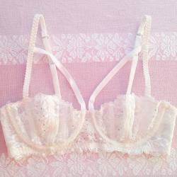 misamys:  Bought this bra on sale because