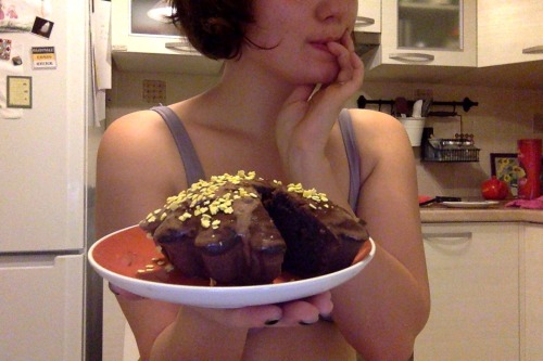 cakestales:  Chocolate cake anyone?  Oh…if you insist. 