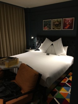 kiltypleasures:  Loving my Dublin hotel!!