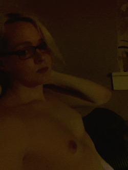 trapdragon:  Ignore the lighting [and the horrific fringe], focus on the breasts.