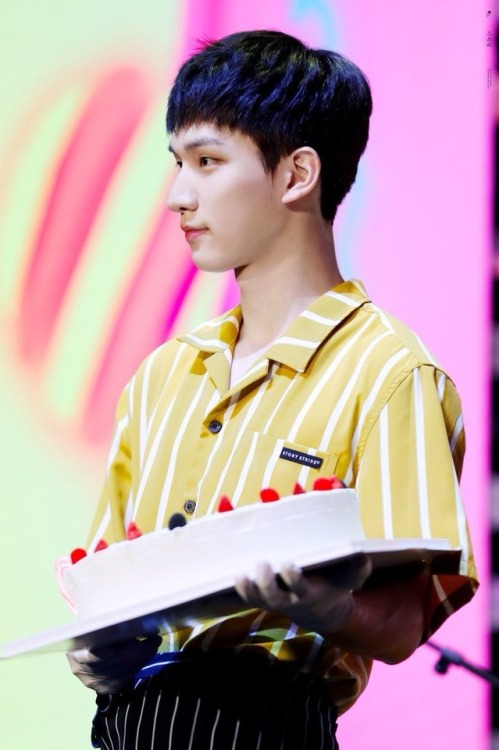 Hyuk Bday Fanmeeting [Summer Child] 180705사계절 do not edit