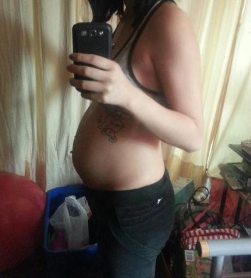 babies-little-journey:   How far along: 20weeks&amp;5daysMaternity clothes: Oh yes. On