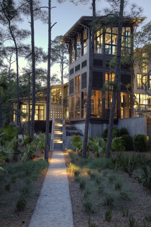 life1nmotion:Kiawah Island ResidenceDesigned by Thomas & Dendinger Architects.