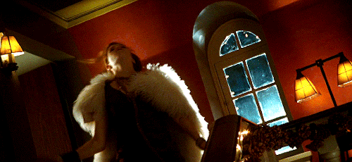 tigerliliesinthebathtub:witchinghourz:Rachelle Lefevre as Victoria in Twilight (2008)Dressing up for